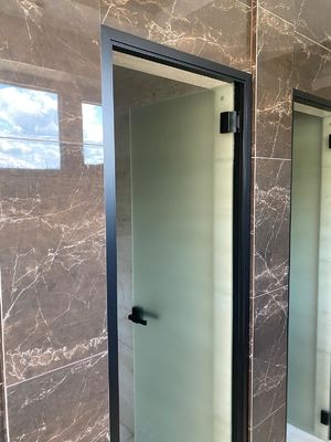 Puerta de vidrio templado sin marco con marco de aluminio personalizado, vidrio templado de 10 mm y 12 mm